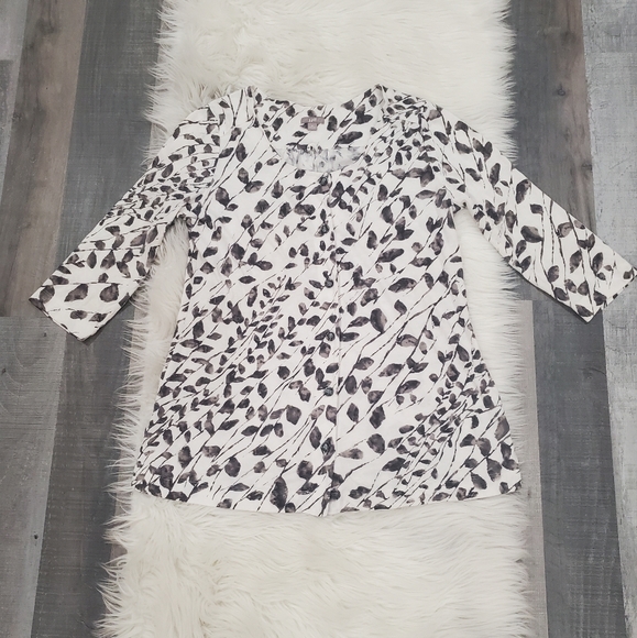 J.Jill floral cotton blend  botton up top - Picture 3 of 8